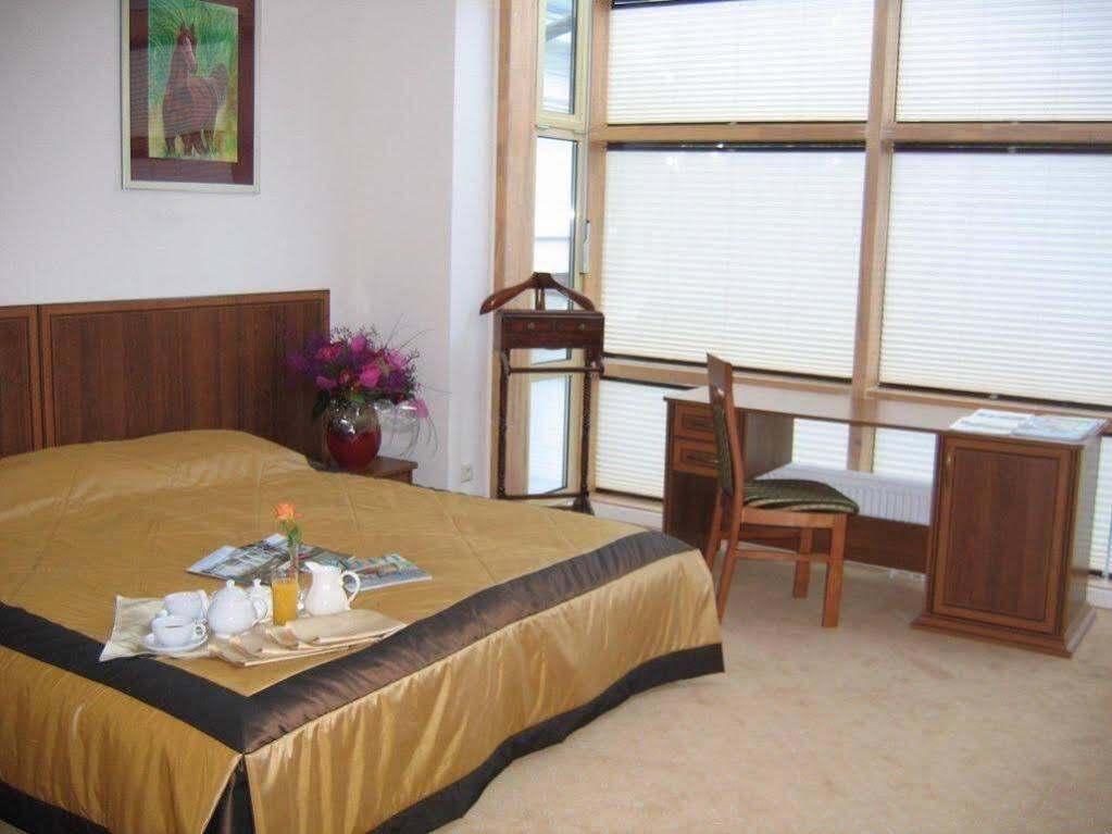 Klub Sosnowy Otel Varşova Dış mekan fotoğraf
